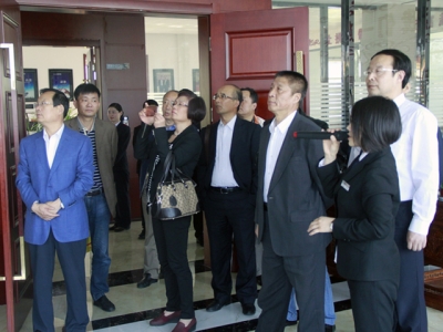 省中小企业局副巡视员邢亚民一行莅临优发国际机械检查指导