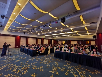 热烈：厍讲母镄鹿ぷ魑被2019年会暨绿色墙材高峰论坛圆满召开