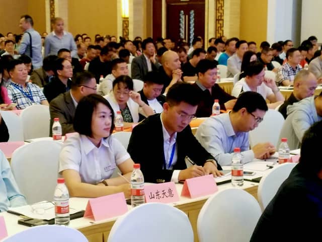 优发国际机械热烈：厝讲母镄鹿ぷ魑被2017年会隆重召开