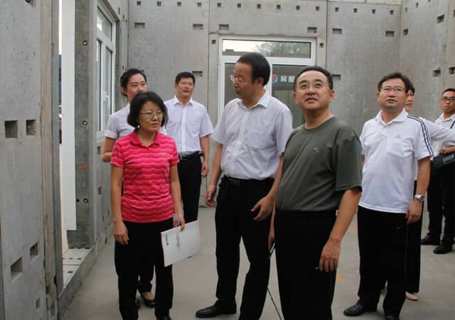 济宁市政协副主席戴伟娟一行莅临优发国际机械调研指导