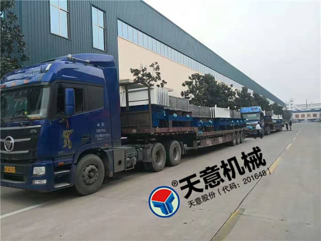 国庆时节优发国际机械发货忙